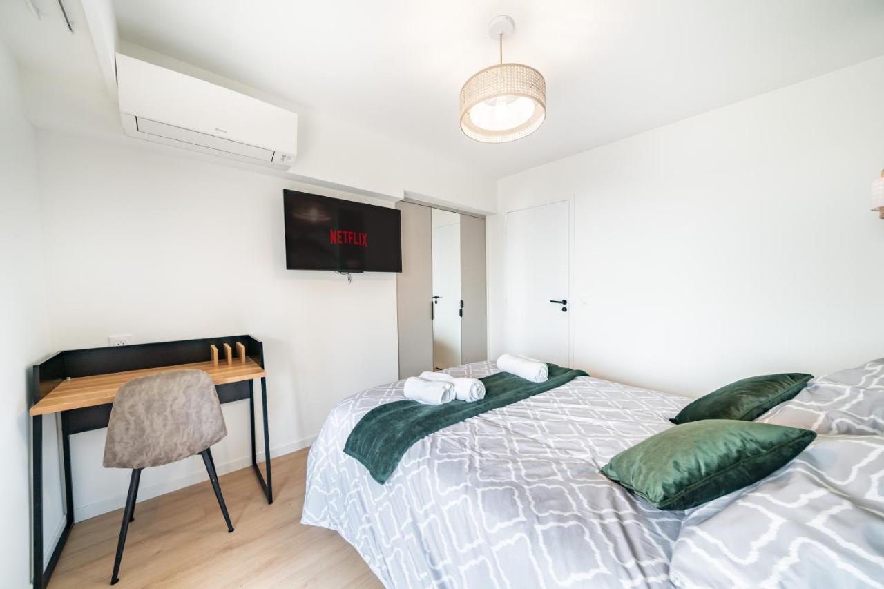 Appartement Baie De Monaco, Vue Mer, Terrasse, Parking Gratuit *