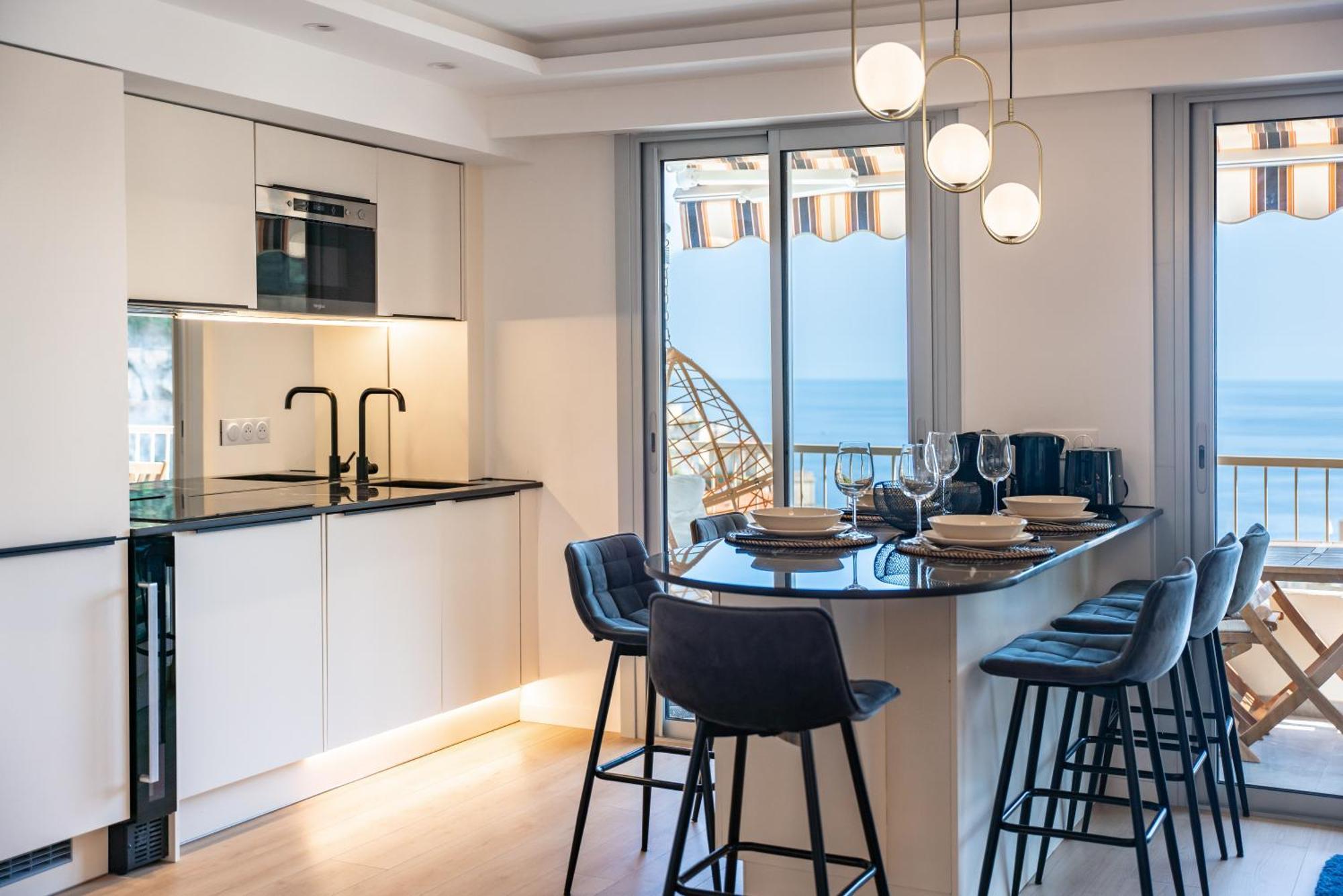 Appartement Baie De Monaco, Vue Mer, Terrasse, Parking Gratuit *